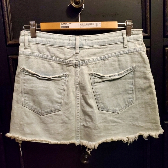 Forever 21 denim mini skirt - Picture 2 of 3